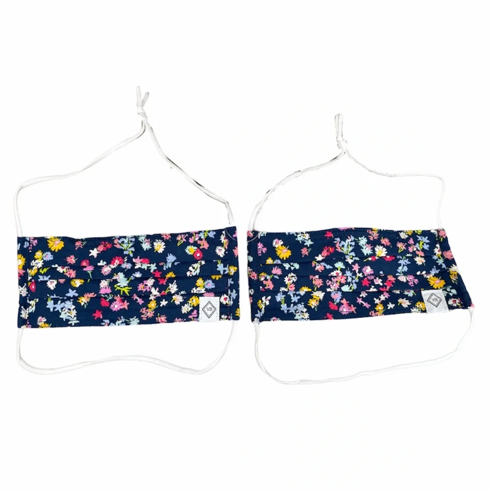 Vera Bradley 2 Scattered Wildflowers Face Mask